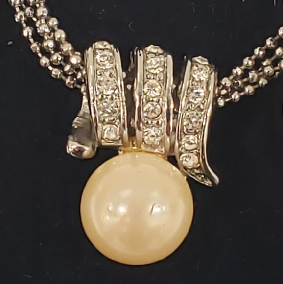 Swarovski Silver Tone & Pearls Eearrings and Necklace Set NIB - Picture 8 of 8